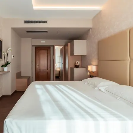 Continental Hotel 3*