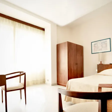 Continental 3* 타오르미나