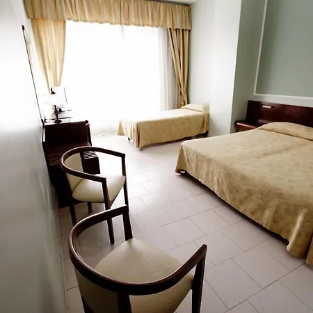 호텔 Continental 3*