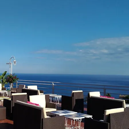 Continental 3* Taormina